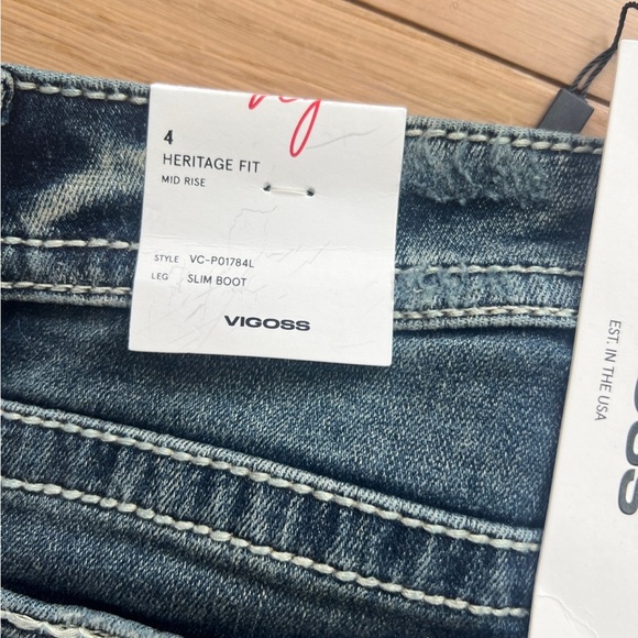 Vigoss Blue Embroidered Jeans Floral Design slim bootcut size 4 34 long midrise - Picture 4 of 11
